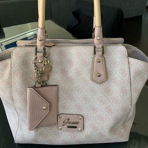 Guess Tote 👜 Bag
